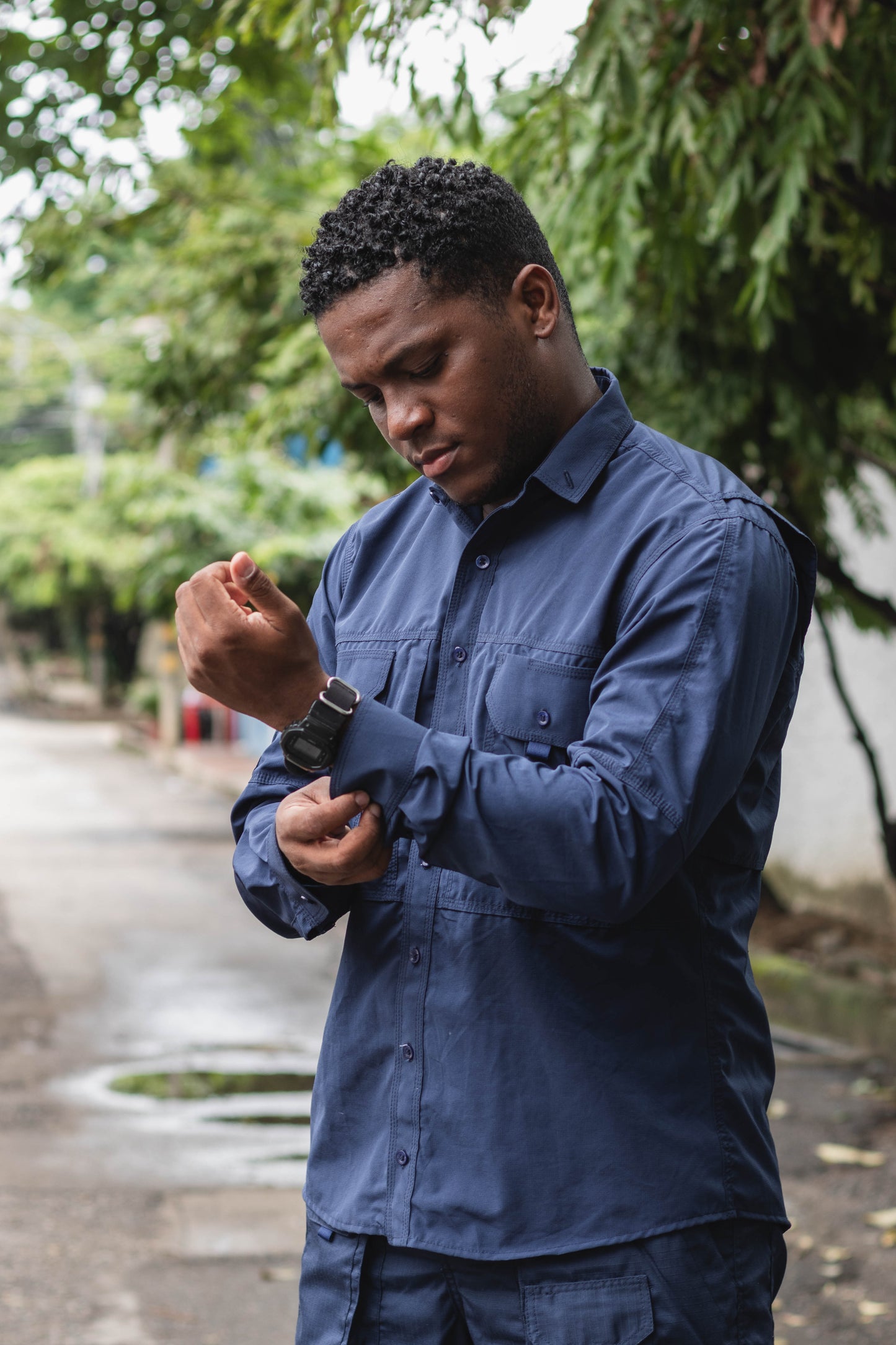 Camisa Táctica KMARG: Confección de Vanguardia para Desempeño Superior
